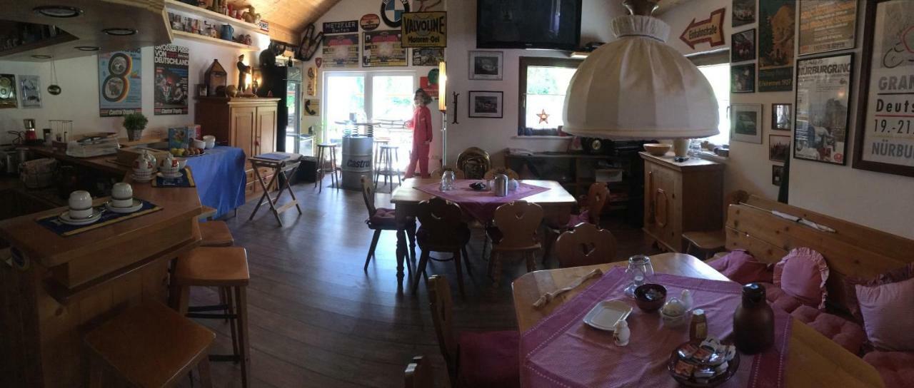 The Place After The Race B&B Müllenbach Eksteriør billede