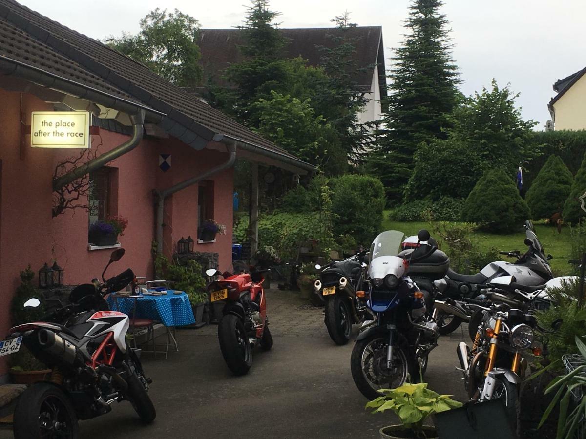The Place After The Race B&B Müllenbach Eksteriør billede